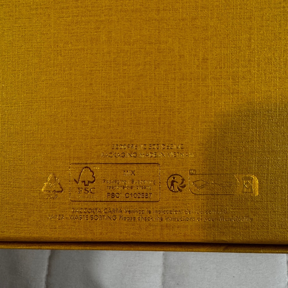 Louis Vuitton Long Gift Box with Ribbon & Tissue - Picture 3 of 10
